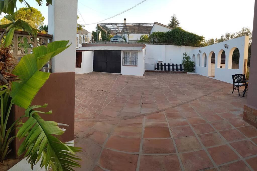 Preciosa Villa Con Gran Piscina Y Fabulosas Vistas Alhaurin de la Torre Bagian luar foto