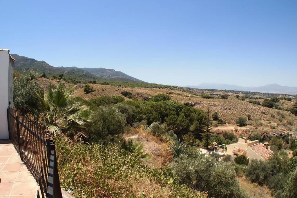 Preciosa Villa Con Gran Piscina Y Fabulosas Vistas Alhaurin de la Torre Bagian luar foto