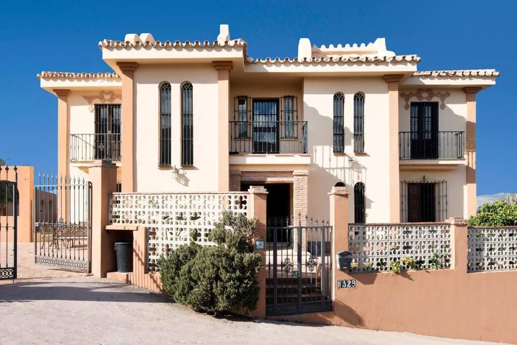 Preciosa Villa Con Gran Piscina Y Fabulosas Vistas Alhaurin de la Torre Bagian luar foto